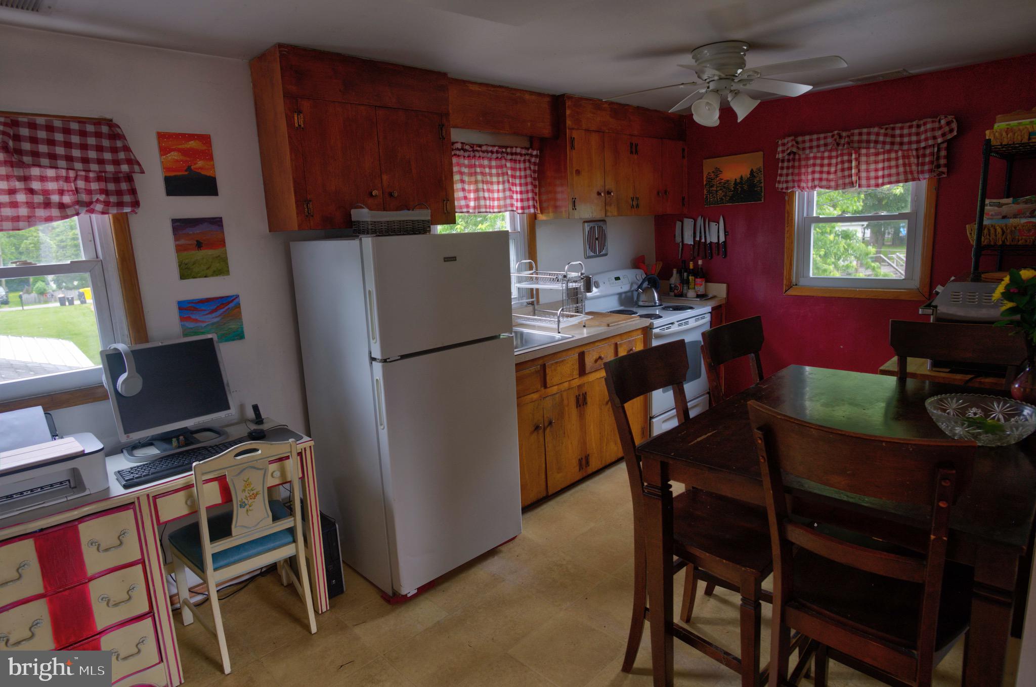 233 List Avenue Pasadena, MD 21146 - Photo 24 of 27 Upstairs kitchen