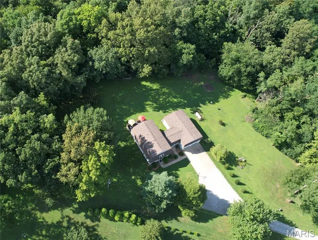 $379,900 | 7 Fisher Lane, Greenville, IL 62246