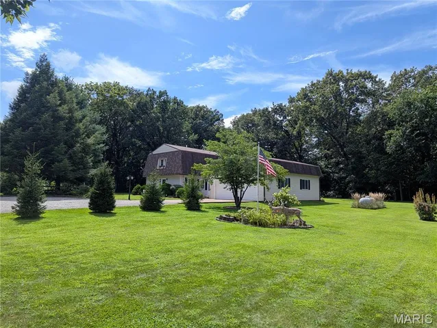 $379,900 | 7 Fisher Lane, Greenville, IL 62246