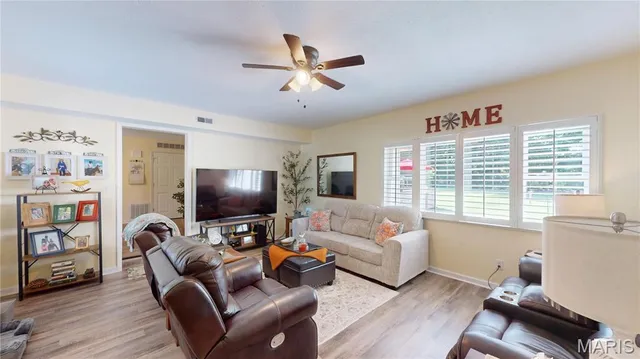 $379,900 | 7 Fisher Lane, Greenville, IL 62246