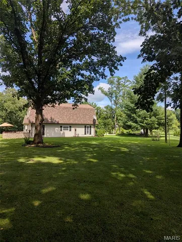 $379,900 | 7 Fisher Lane, Greenville, IL 62246