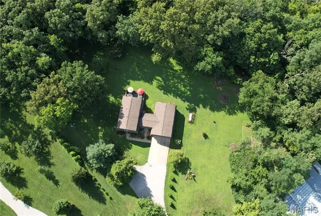 $379,900 | 7 Fisher Lane, Greenville, IL 62246