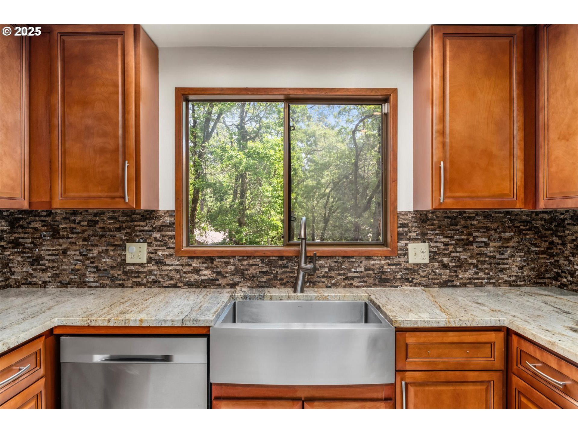4945 Fox Hollow Road Eugene, OR 97405 - Photo 8 of 45 Gallery Image 8