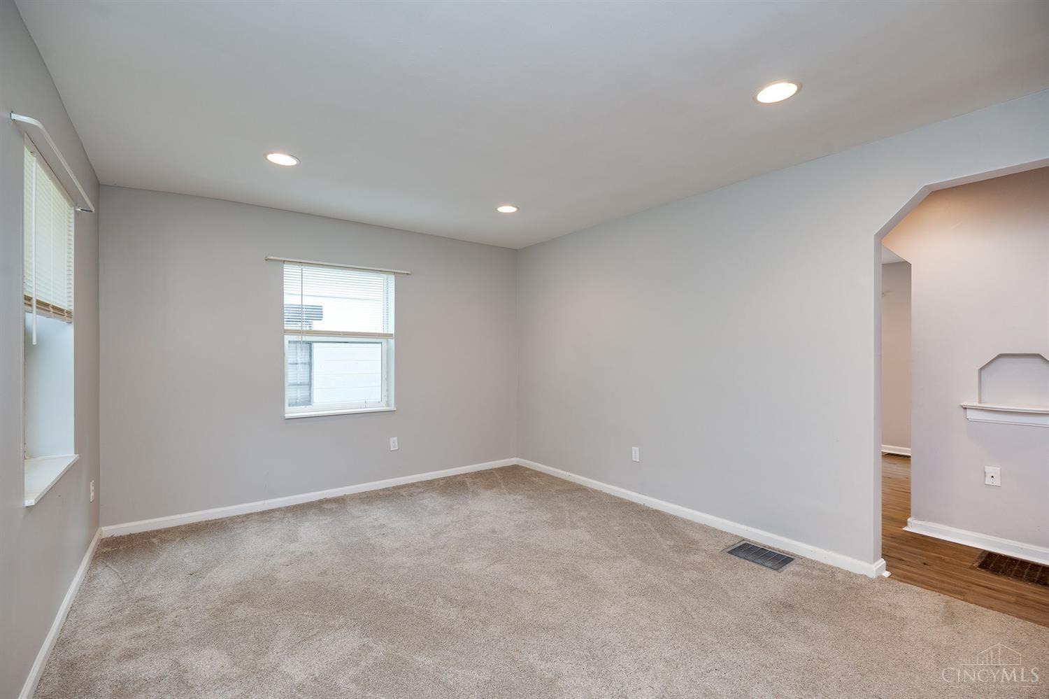 5766 Argus Road Cincinnati, OH 45224 - Photo 8 of 27 Gallery Image 8