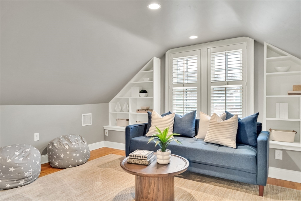 66 Moffat Road Newton, MA 02468 - Photo 22 of 29