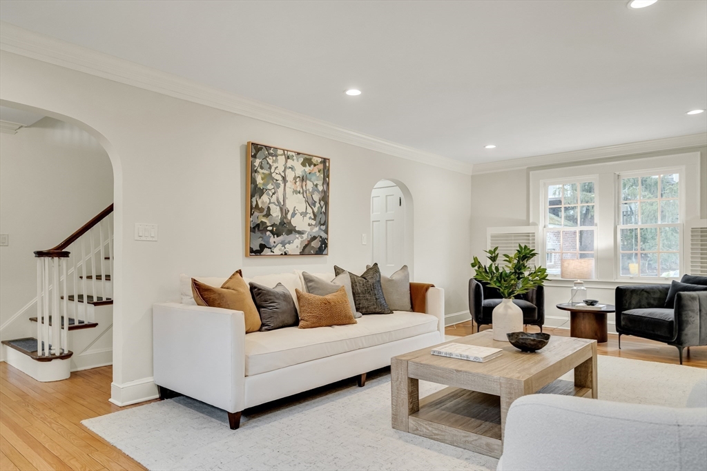 66 Moffat Road Newton, MA 02468 - Photo 8 of 29