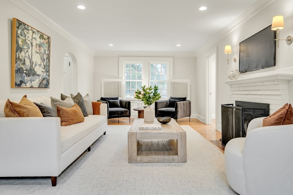 66 Moffat Road Newton, MA 02468 - Photo 9 of 29