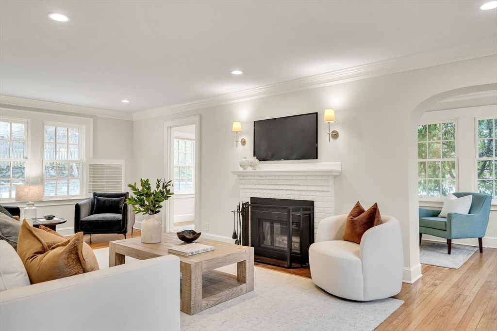 66 Moffat Road Newton, MA 02468 - Photo 10 of 29