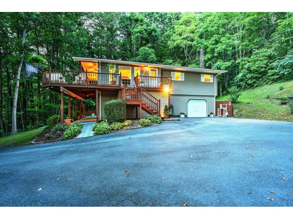320 Tucker Hollow Road West Fall Branch, TN 37656 - Photo 2 of 32 Photo 2