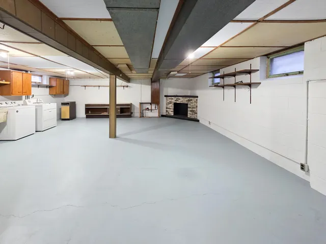 $249,000 | 137 Jessamine Avenue East, St. Paul, MN 55117