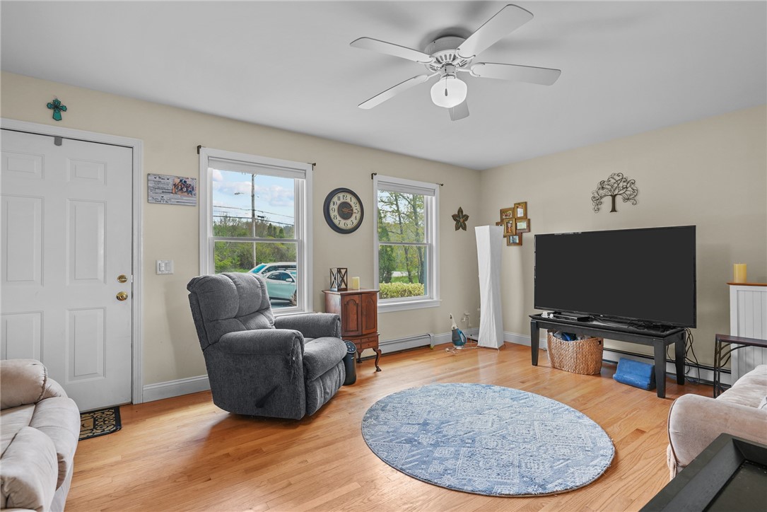 1037 Main Road Tiverton, RI 02878 - Photo 11 of 33