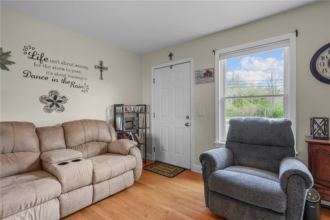 1037 Main Road Tiverton, RI 02878 - Photo 12 of 33