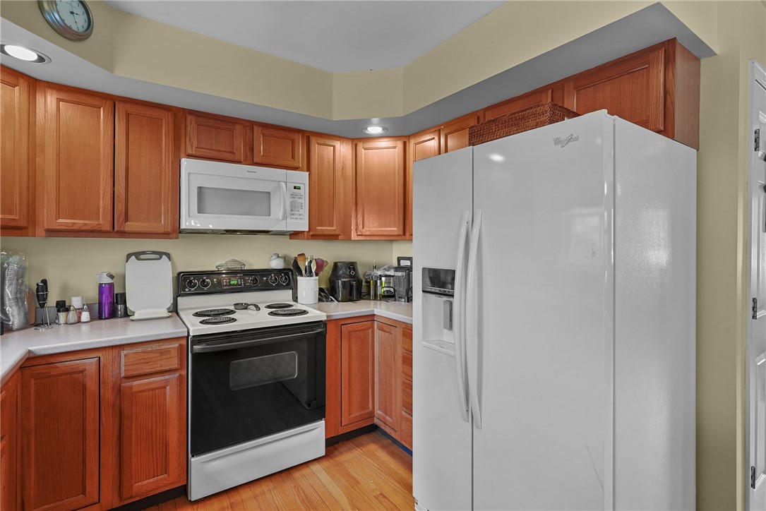 1037 Main Road Tiverton, RI 02878 - Photo 18 of 33