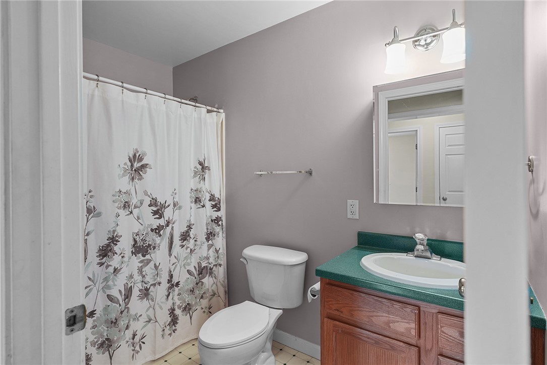 1037 Main Road Tiverton, RI 02878 - Photo 26 of 33