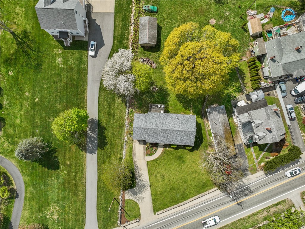 1037 Main Road Tiverton, RI 02878 - Photo 30 of 33