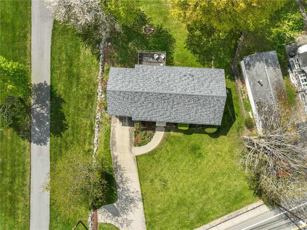 1037 Main Road Tiverton, RI 02878 - Photo 31 of 33