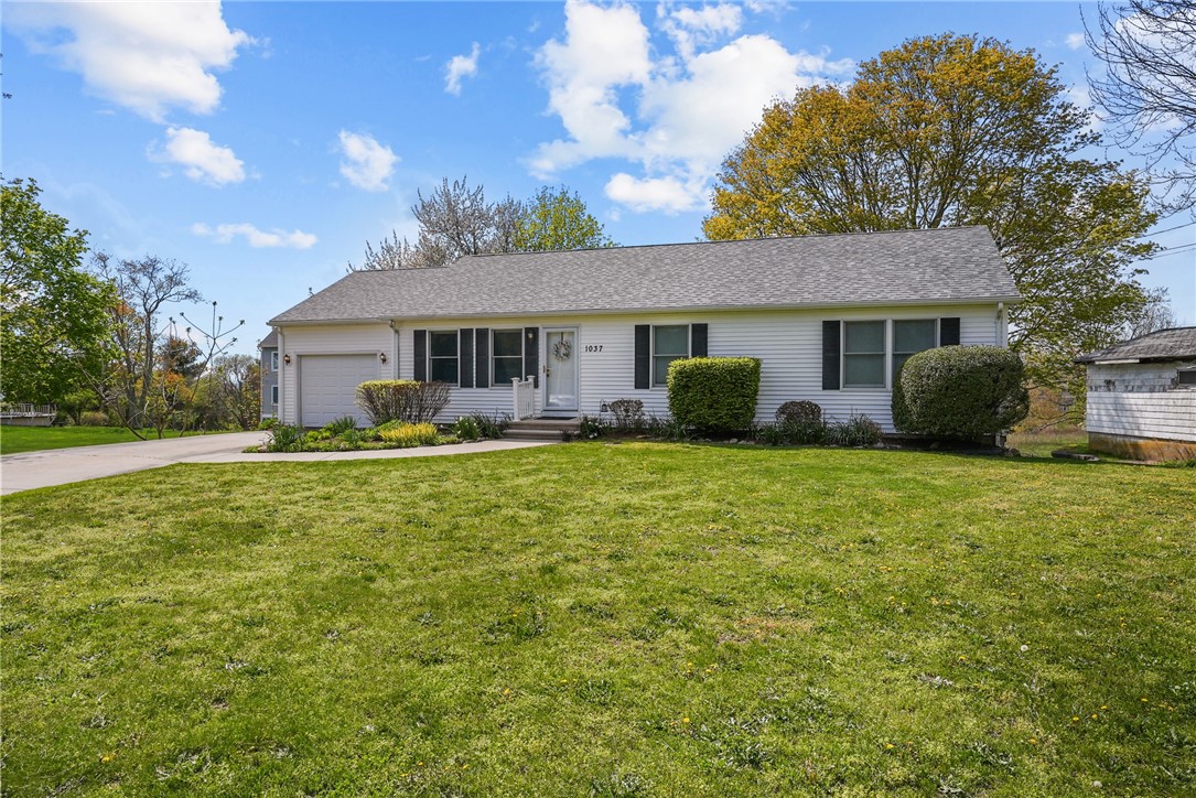 1037 Main Road Tiverton, RI 02878 - Photo 4 of 33