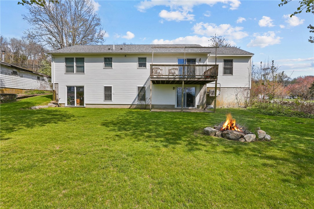 1037 Main Road Tiverton, RI 02878 - Photo 7 of 33