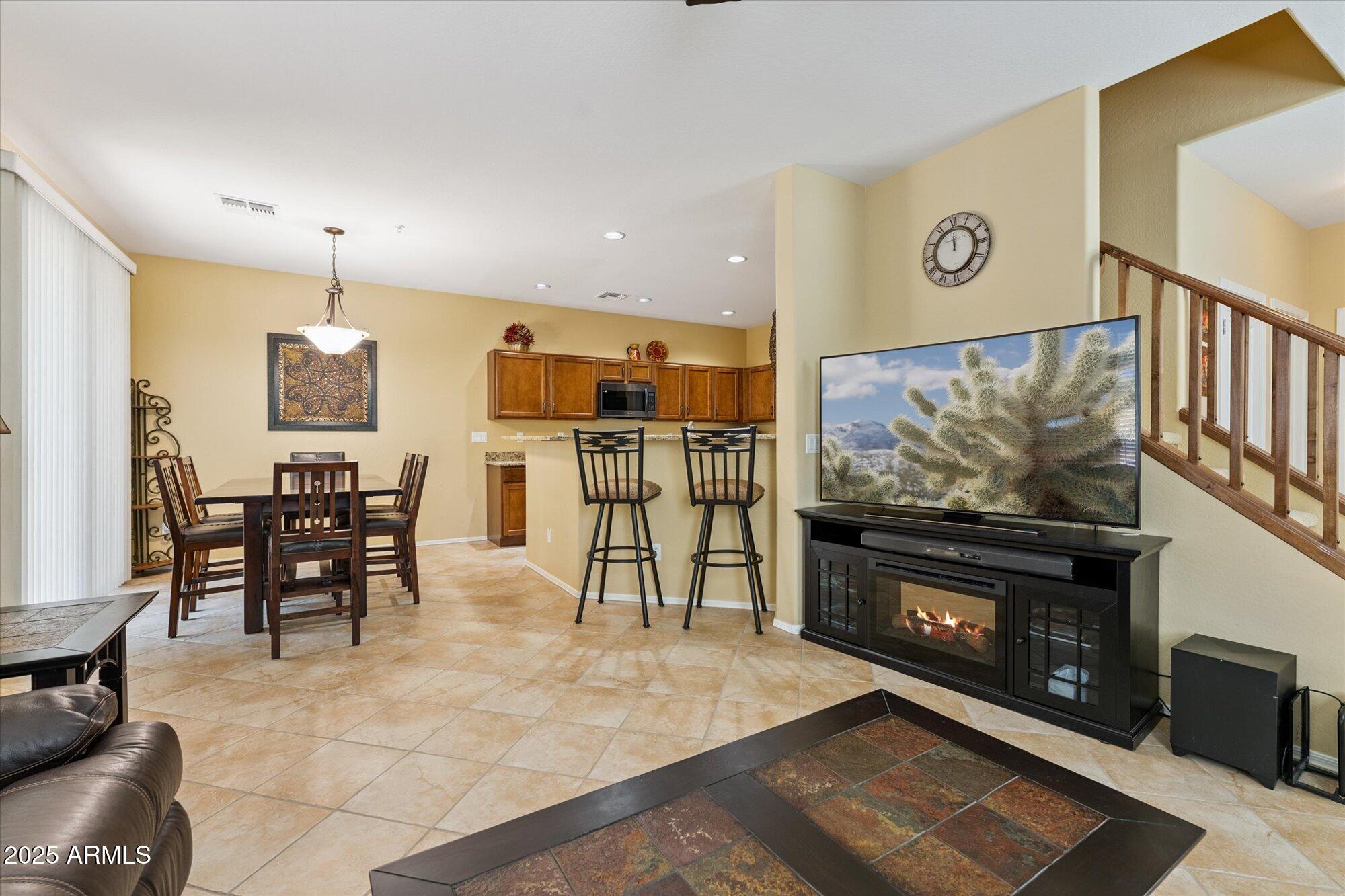 1458 North 80th Lane Phoenix, AZ 85043 - Photo 8 of 36 Open and bright