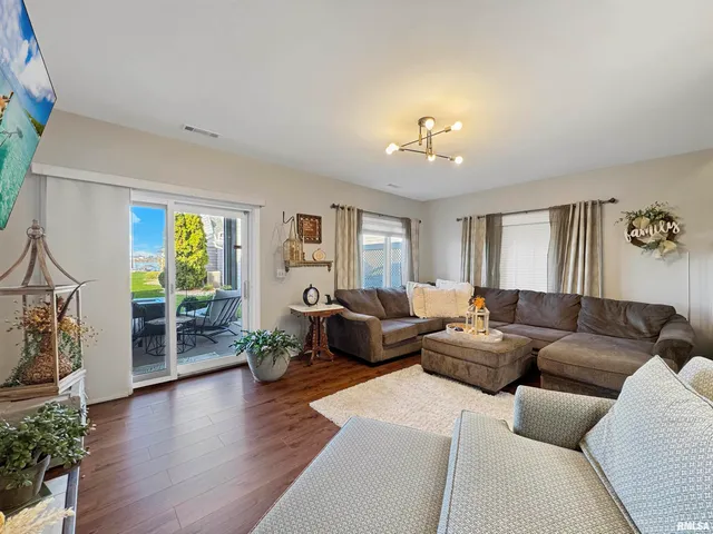 $339,900 | 400 Harbor Pointe Drive, East Peoria, IL 61611