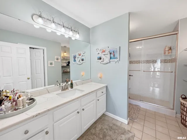 $339,900 | 400 Harbor Pointe Drive, East Peoria, IL 61611