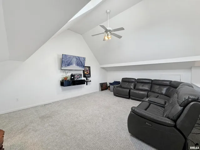 $339,900 | 400 Harbor Pointe Drive, East Peoria, IL 61611