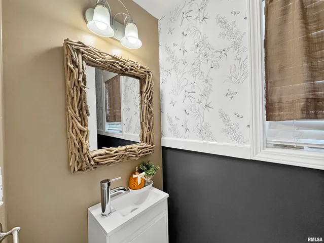 $339,900 | 400 Harbor Pointe Drive, East Peoria, IL 61611