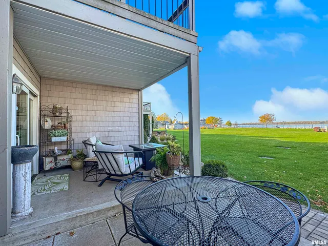 $339,900 | 400 Harbor Pointe Drive, East Peoria, IL 61611