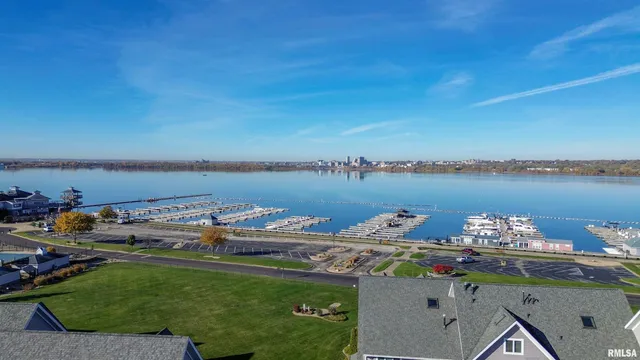 $339,900 | 400 Harbor Pointe Drive, East Peoria, IL 61611