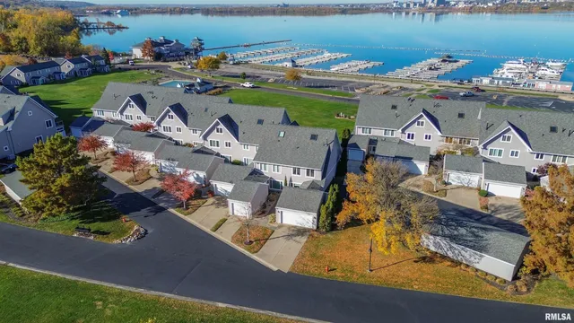 $339,900 | 400 Harbor Pointe Drive, East Peoria, IL 61611