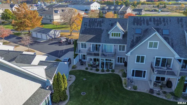 $339,900 | 400 Harbor Pointe Drive, East Peoria, IL 61611