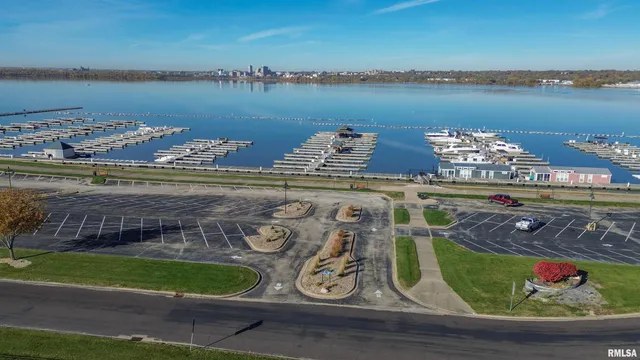 $339,900 | 400 Harbor Pointe Drive, East Peoria, IL 61611