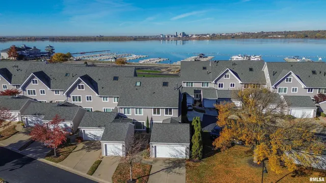 $339,900 | 400 Harbor Pointe Drive, East Peoria, IL 61611