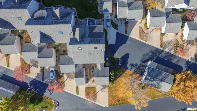 $339,900 | 400 Harbor Pointe Drive, East Peoria, IL 61611