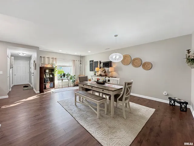 $339,900 | 400 Harbor Pointe Drive, East Peoria, IL 61611