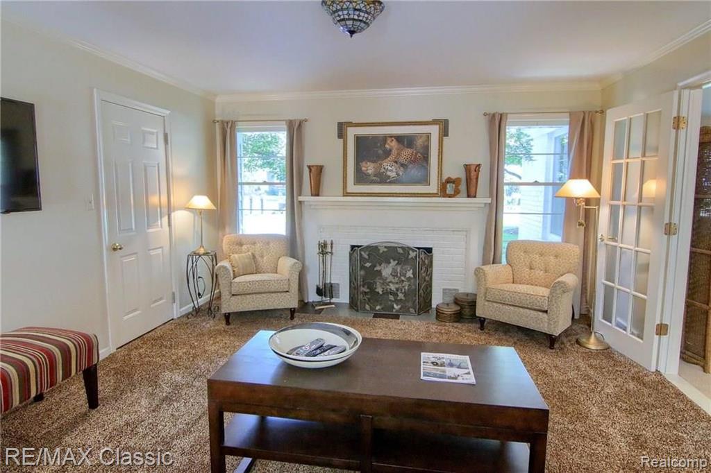 6044 Worlington Road Bloomfield Hills, MI 48301 - Photo 3 of 34