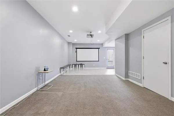 $399,000 | 3733 South Thompson Circle, Kansas City, KS 66103