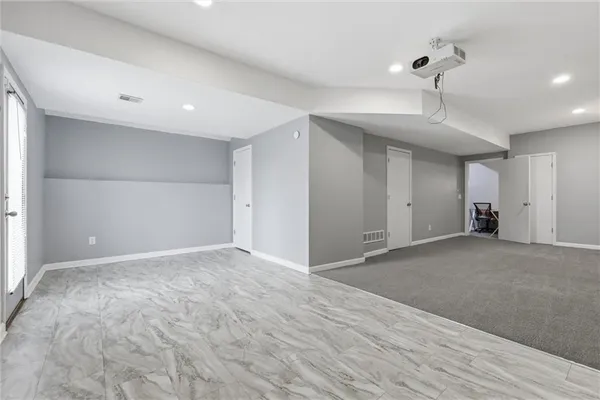 $399,000 | 3733 South Thompson Circle, Kansas City, KS 66103