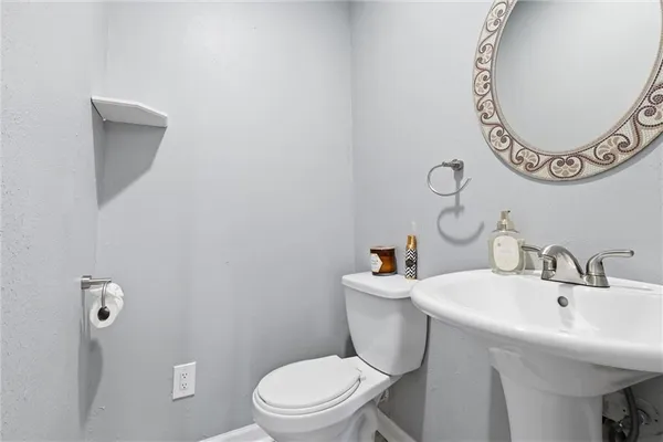 $399,000 | 3733 South Thompson Circle, Kansas City, KS 66103