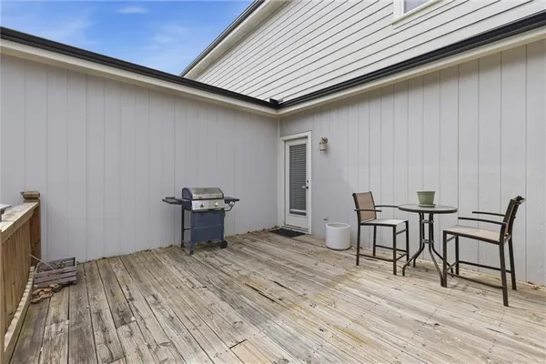 $399,000 | 3733 South Thompson Circle, Kansas City, KS 66103