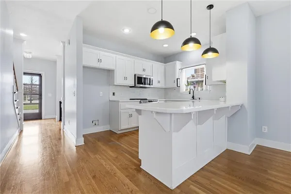 $399,000 | 3733 South Thompson Circle, Kansas City, KS 66103