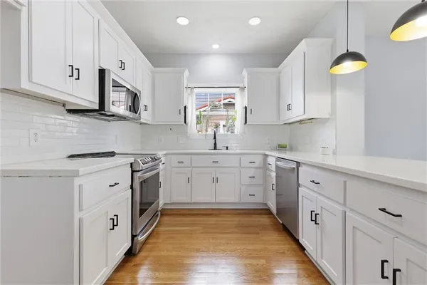 $399,000 | 3733 South Thompson Circle, Kansas City, KS 66103