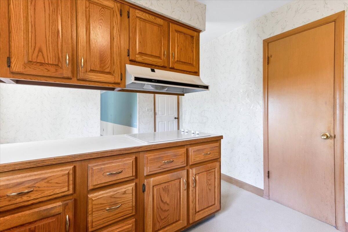 5995 Whitman Road Columbus, OH 43213 - Photo 12 of 36 12-Kitchen