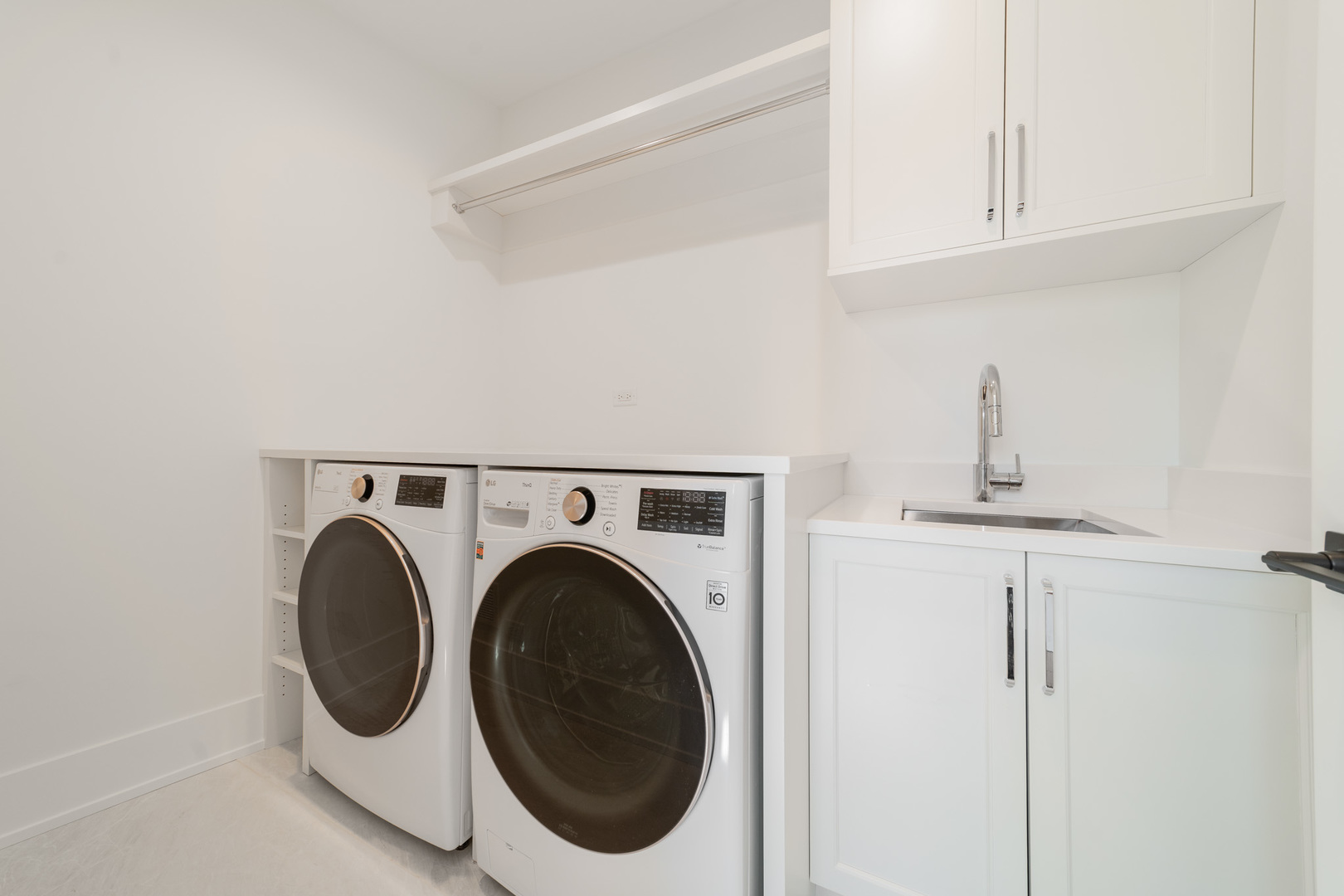 2421 Sumac Circle Glenview, IL 60025 - Photo 18 of 27 a utility room with dryer and washer