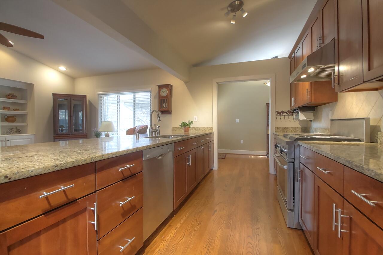 1189 Indian Mound Road Lexington, KY 40502 - Photo 16 of 40 31