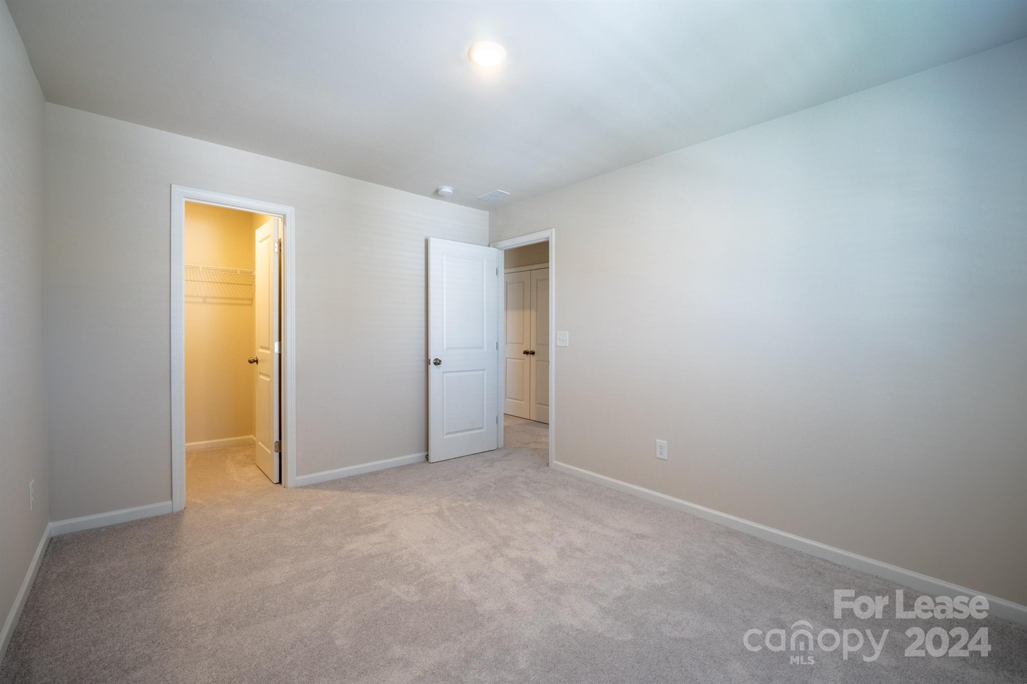 15307 Lake Ridge Road Charlotte, NC 28278 - Photo 15 of 33 a view of an empty room