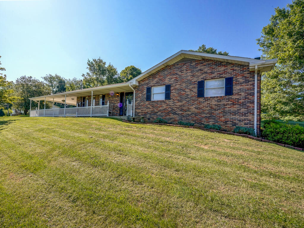 685 Weaver Branch Road Bluff City, TN 37618 - Photo 2 of 57 685 Weaver Branch MLS01502