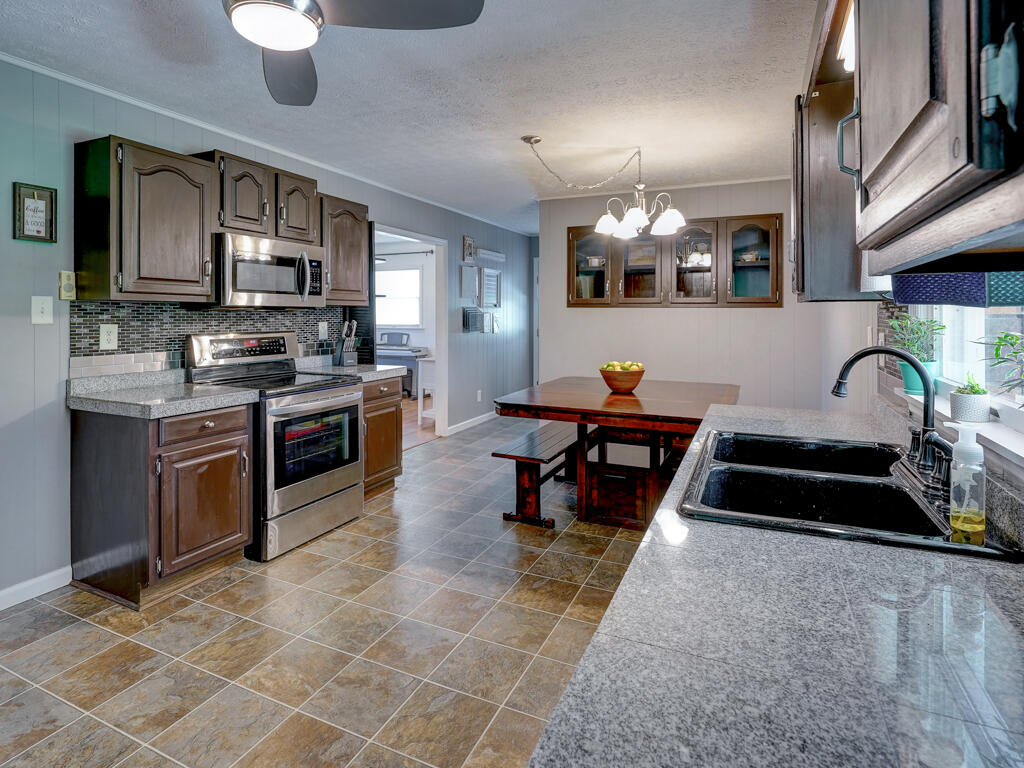 685 Weaver Branch Road Bluff City, TN 37618 - Photo 33 of 57 685 Weaver Branch MLS01533
