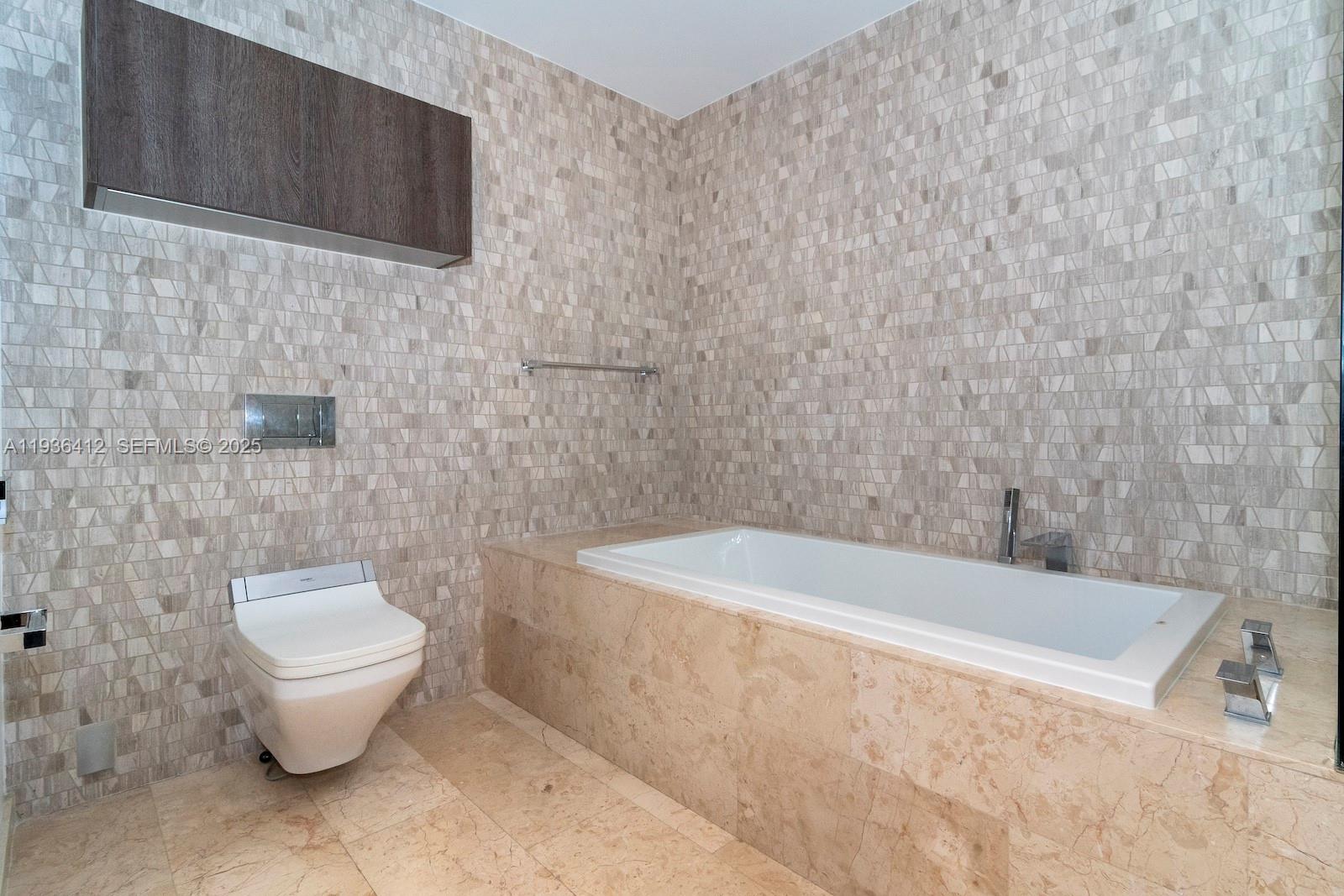 68 Southeast 6th Street, Unit 2010 Miami, FL 33131 - Photo 25 of 30