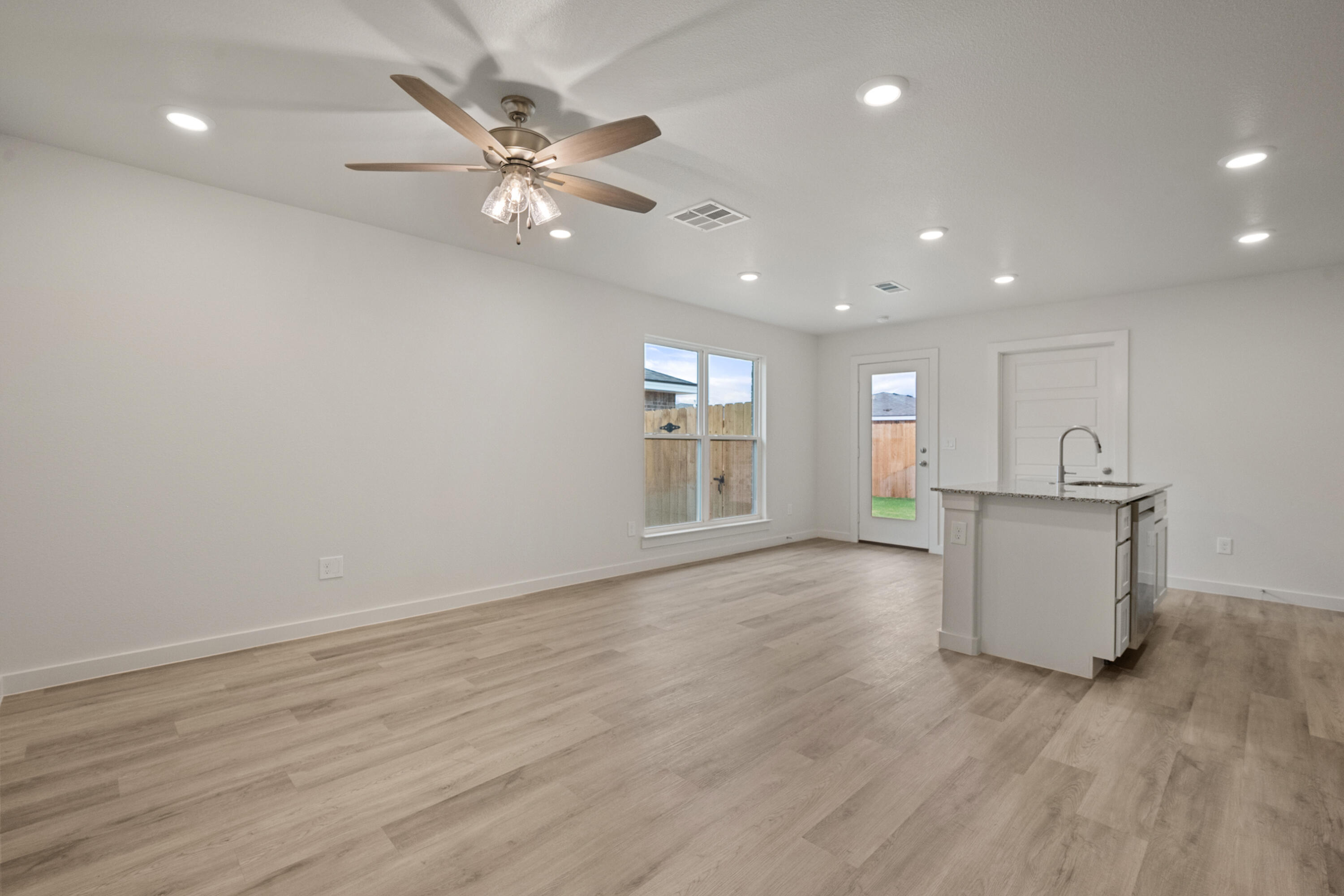 8325 24th Street Lubbock, TX 79407 - Photo 4 of 26 04-8325 24th 8079